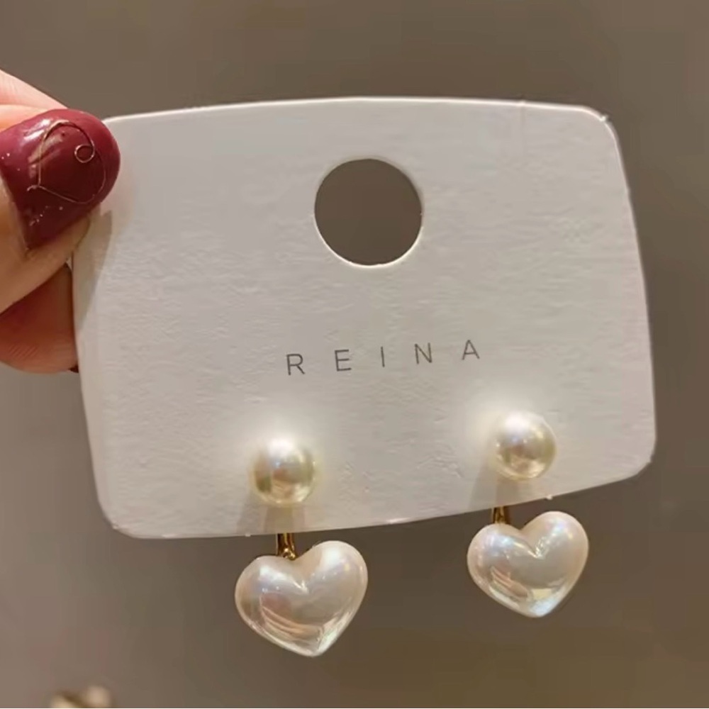Pearl Heart Drop Earrings. - Picture 3 of 4